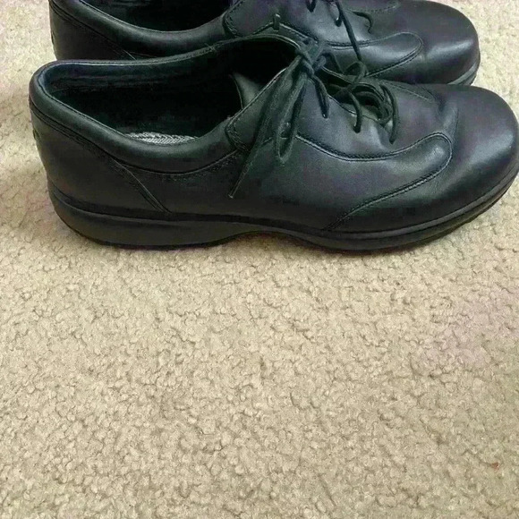 Dunham NWOT Men’s shoes size 11MM - Picture 2 of 4